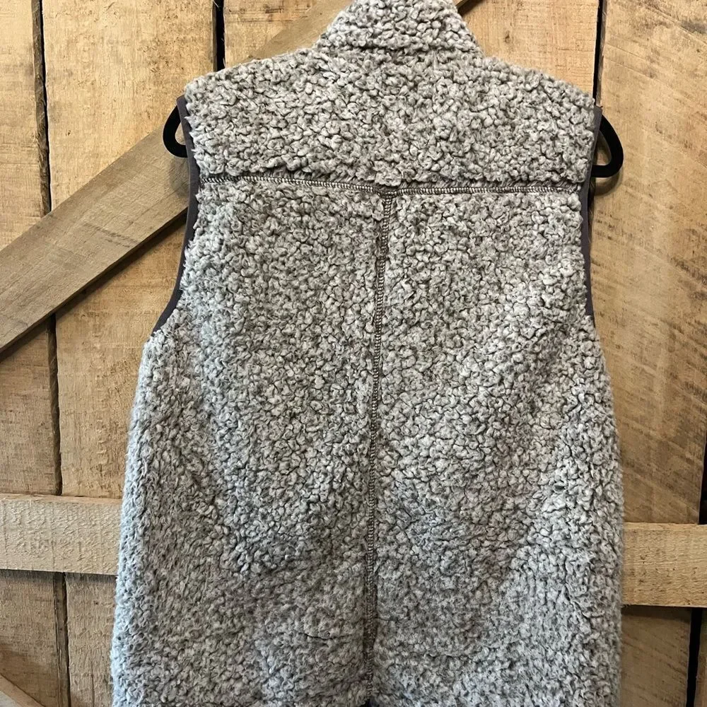 True grit Sherpa vest men’s medium